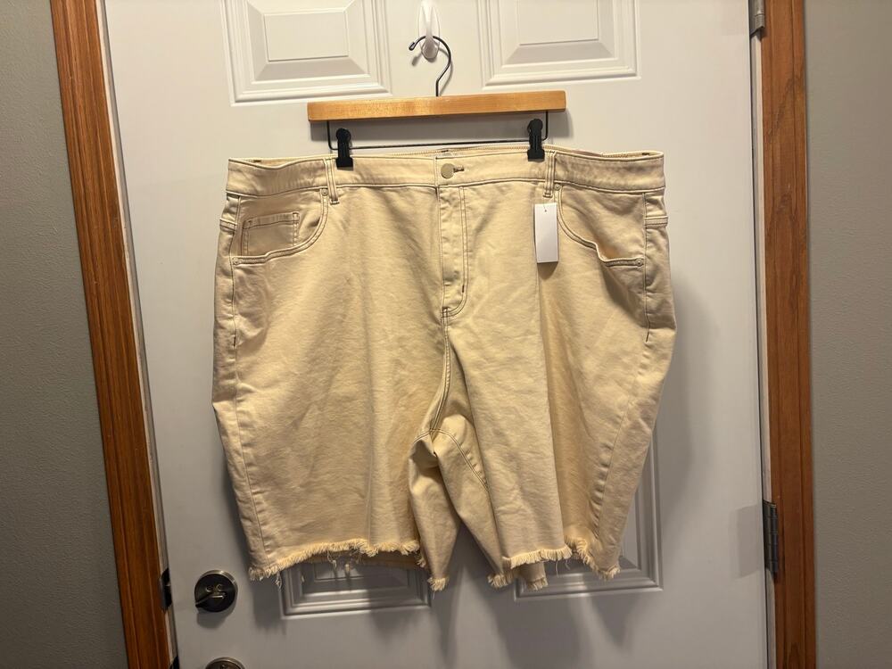 Lane Bryant Signature Fit Boyfriend Bermuda Shorts Women’s 30/32 Mid-Rise NWT